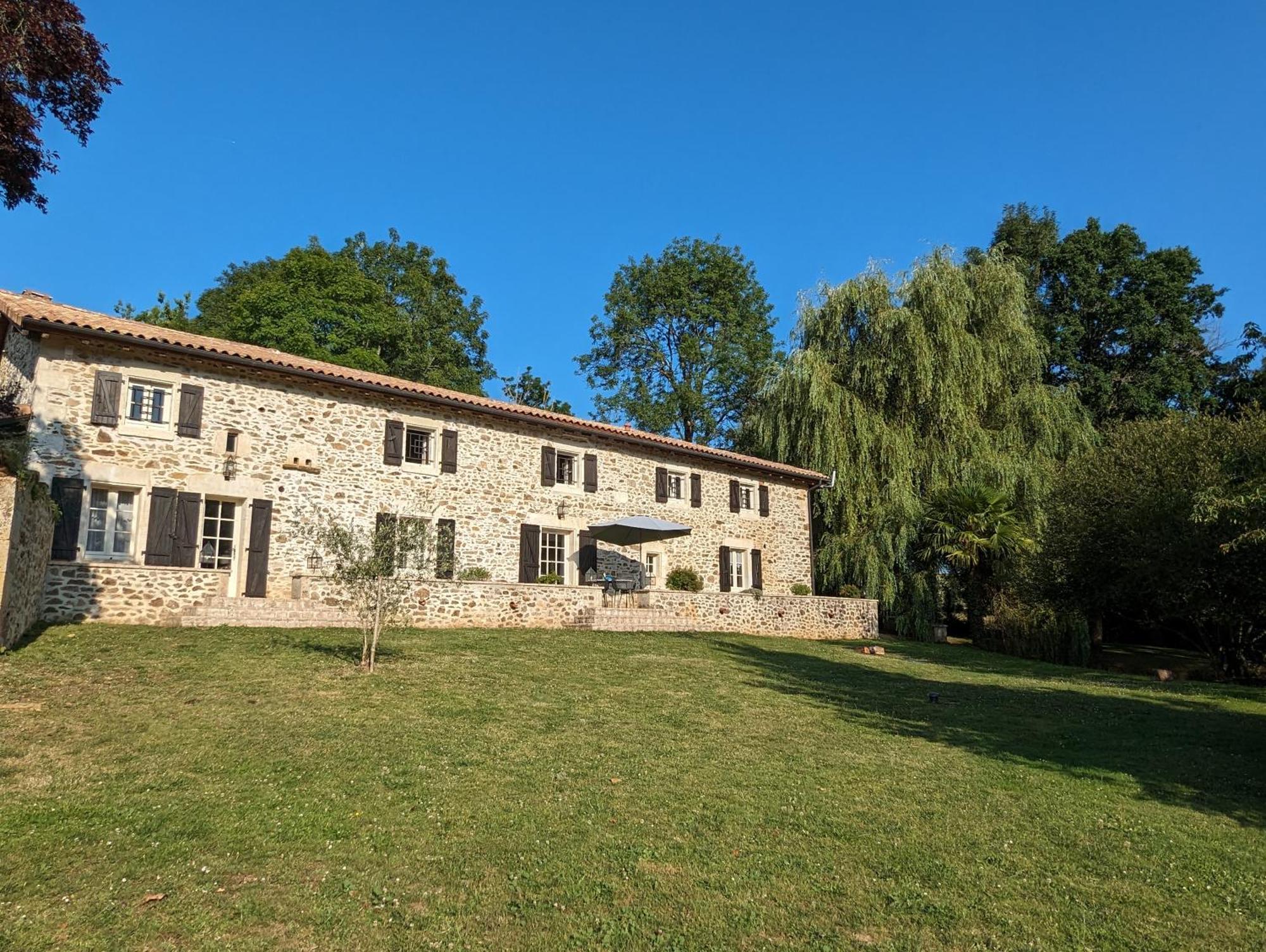 Domaine De Brise Bois - Chambres & Gites Rouzède Buitenkant foto