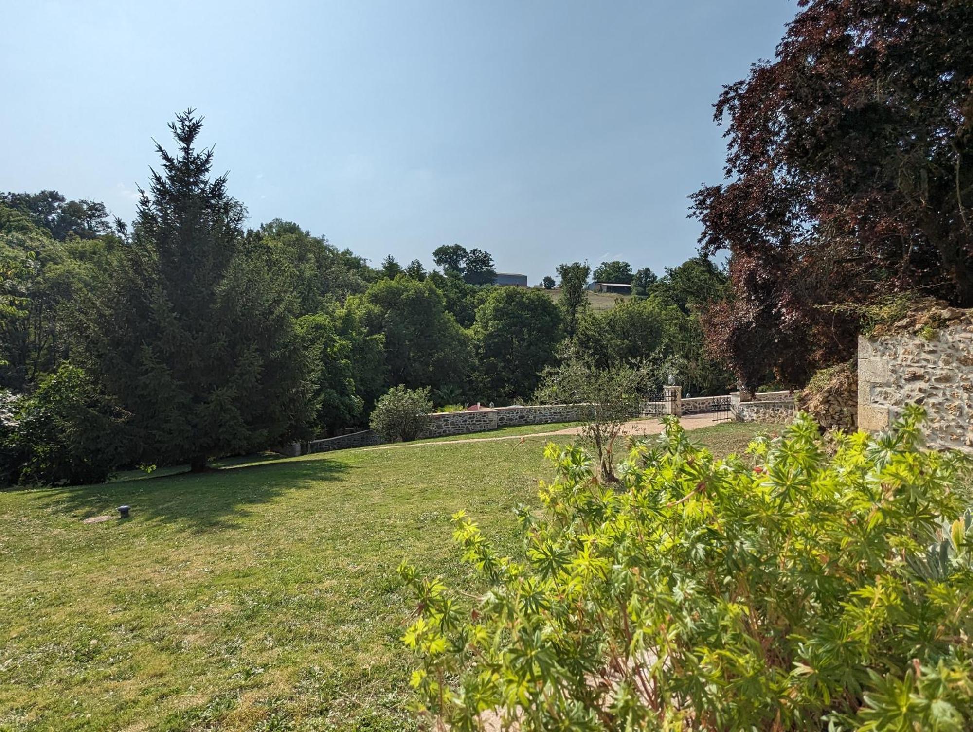 Domaine De Brise Bois - Chambres & Gites Rouzède Buitenkant foto