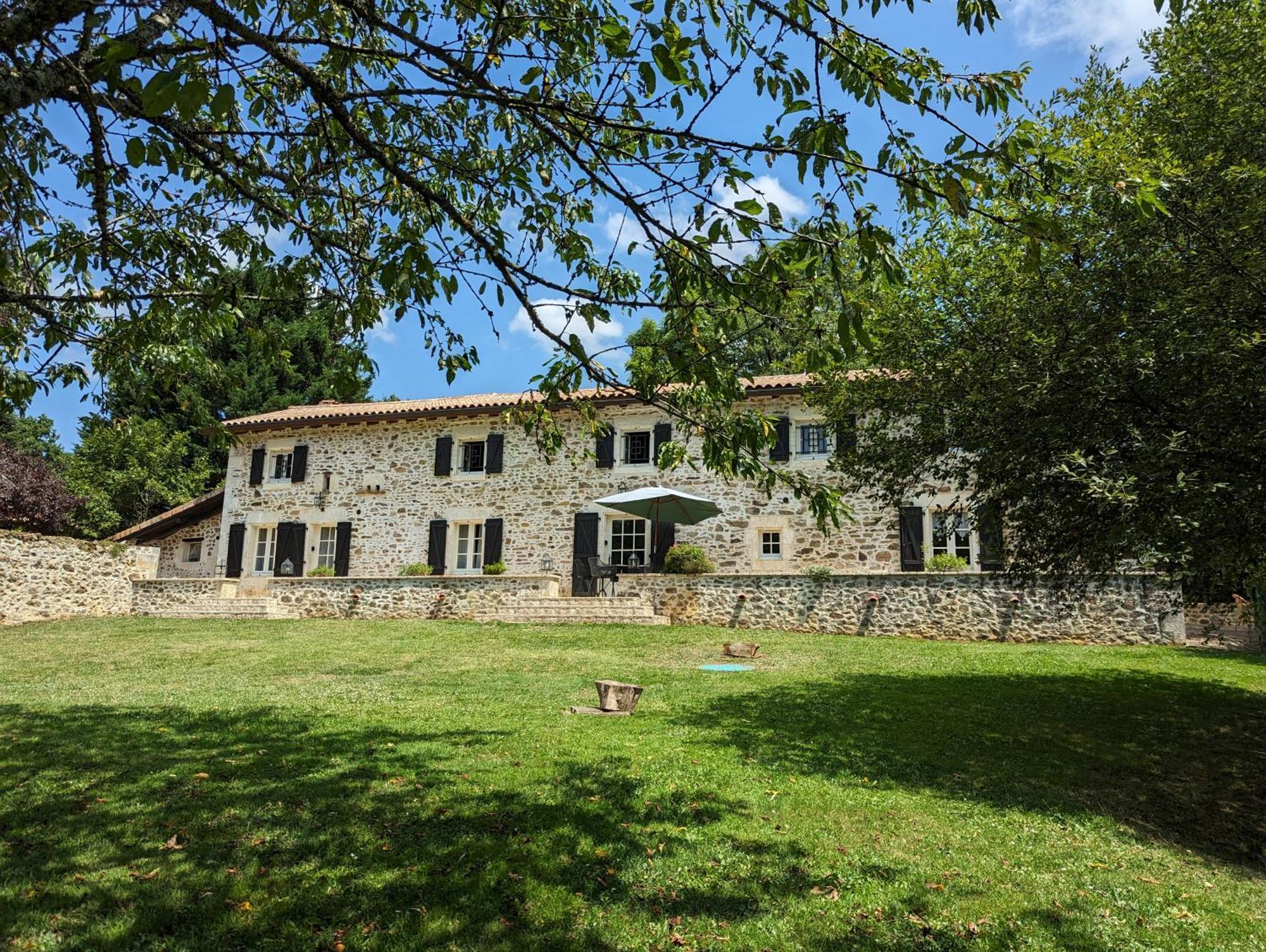 Domaine De Brise Bois - Chambres & Gites Rouzède Buitenkant foto