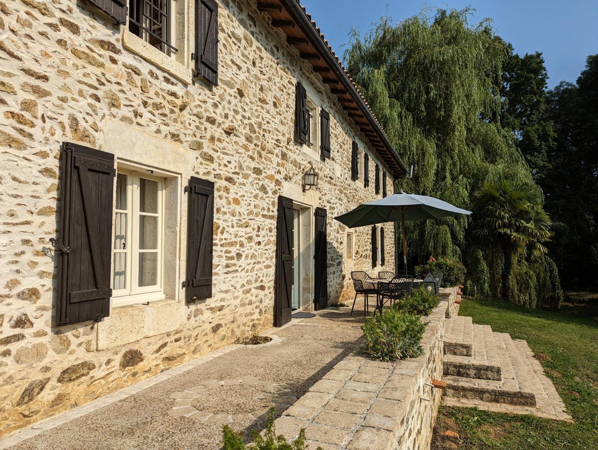 Domaine De Brise Bois - Chambres & Gites Rouzède Buitenkant foto