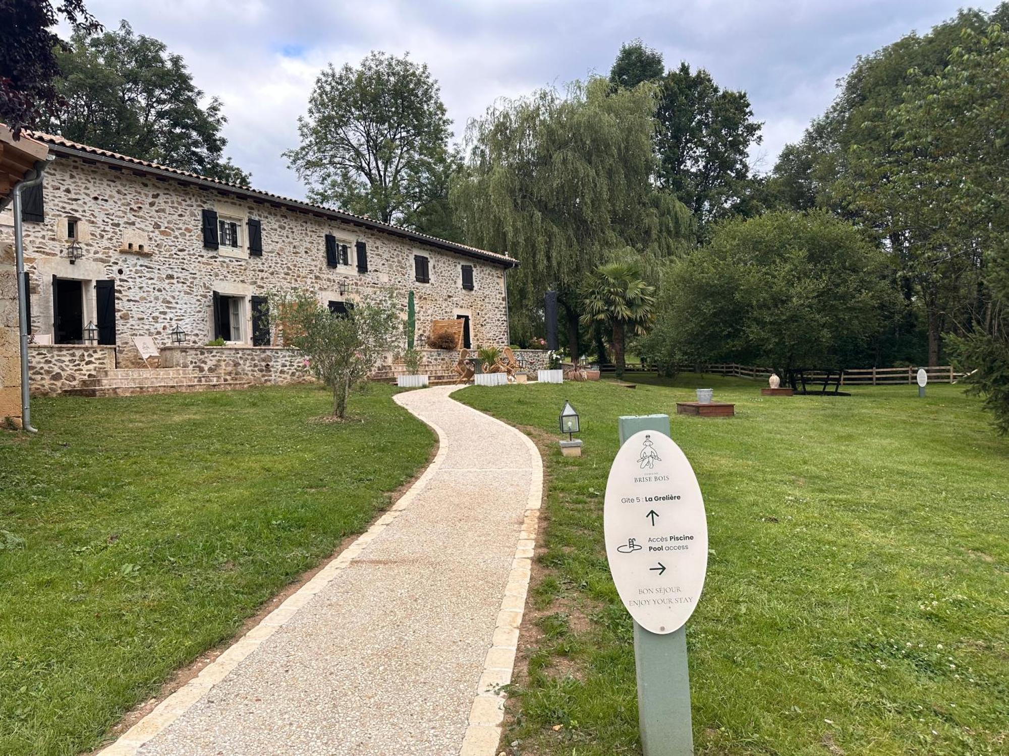 Domaine De Brise Bois - Chambres & Gites Rouzède Buitenkant foto