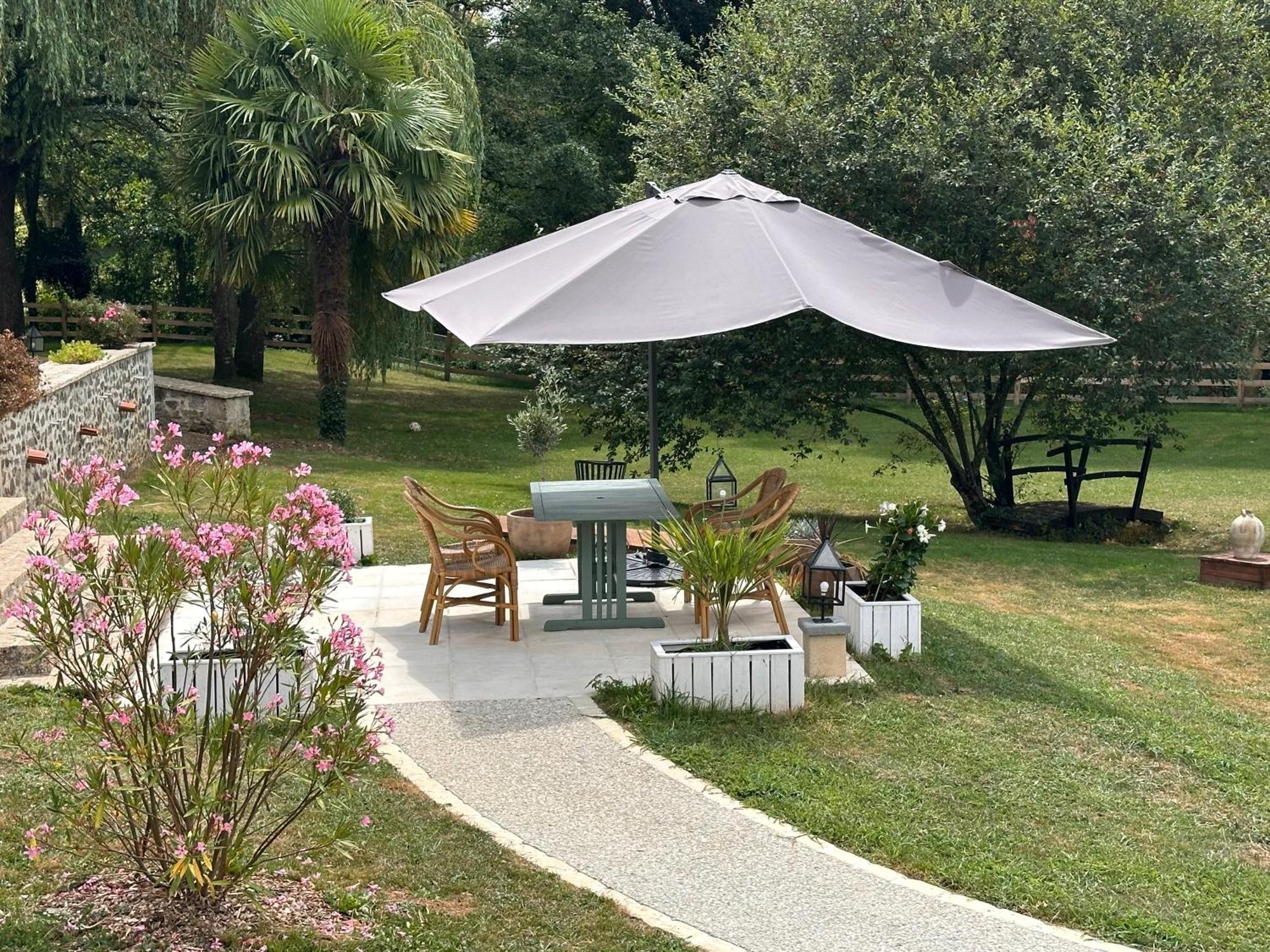 Domaine De Brise Bois - Chambres & Gites Rouzède Buitenkant foto